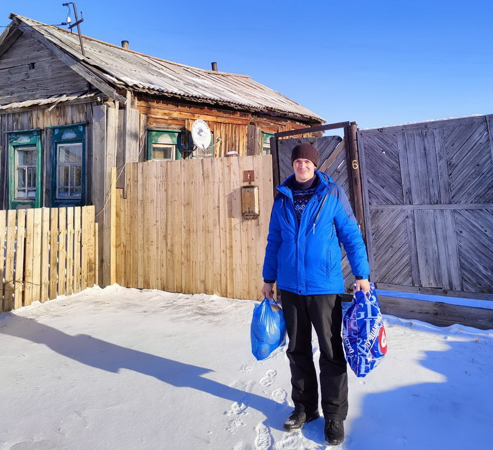 Заводоуковские волонтёры продолжают доставлять продукты | 09.02.2022 |  Заводоуковск - БезФормата